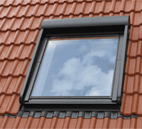 VELUX dakraam in een rood pannendak